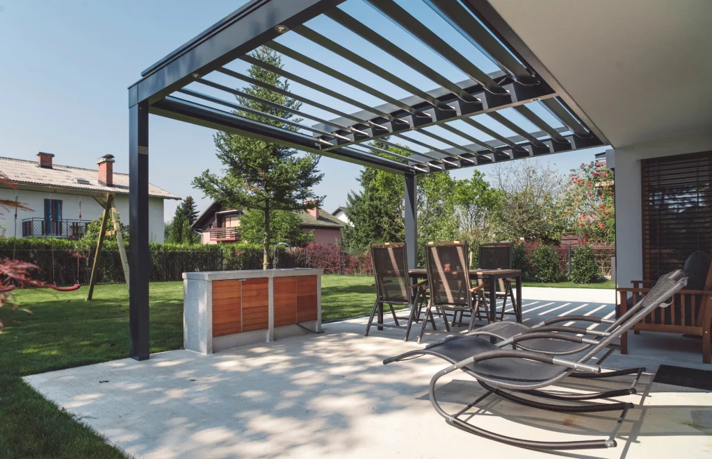 Pergola builder